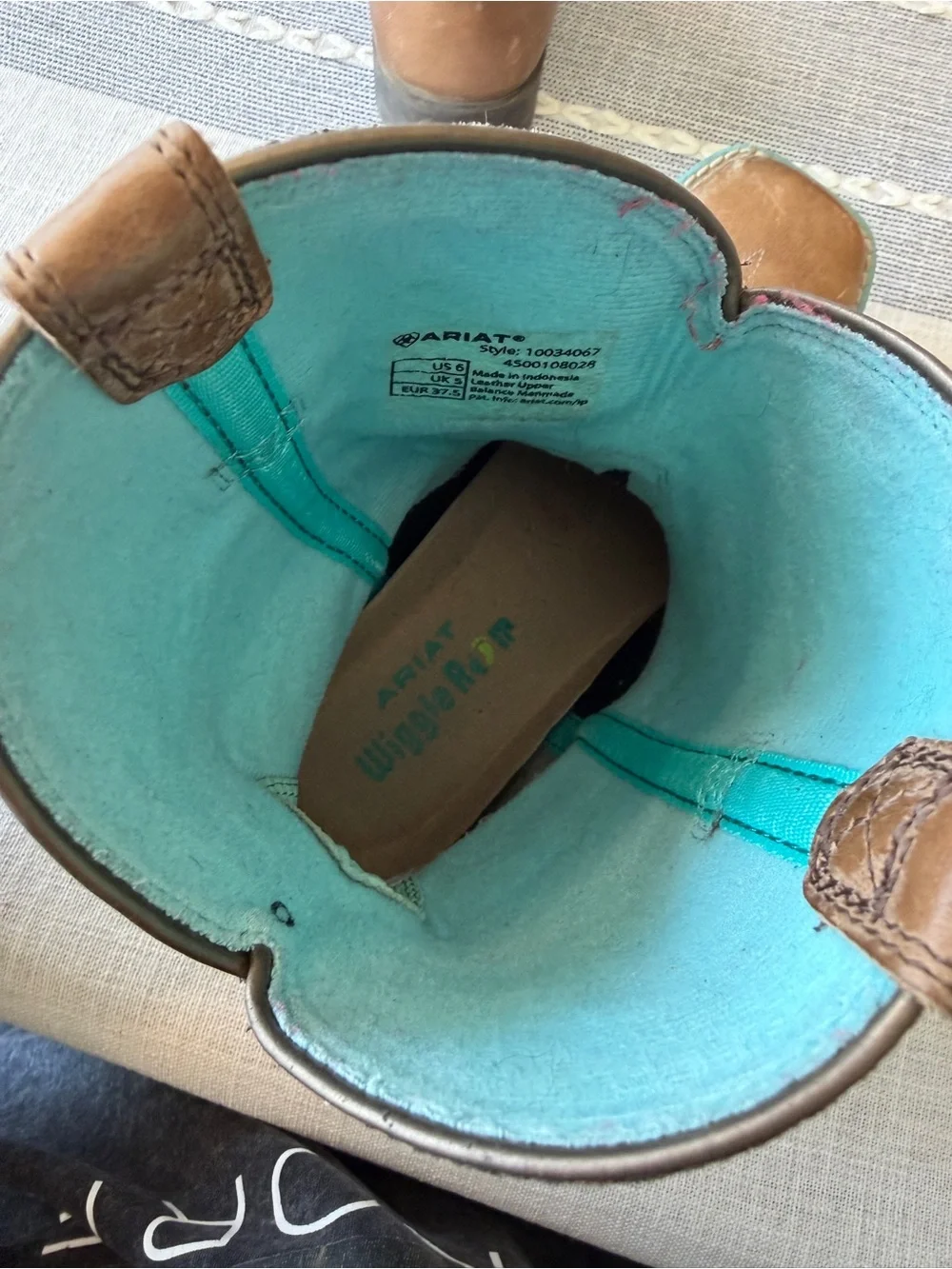 Ariat Western Boots with Turquoise Floral Embroidery Square Toe Girls Size 6